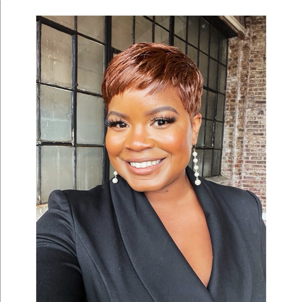 Meet your Posher, Gloria
